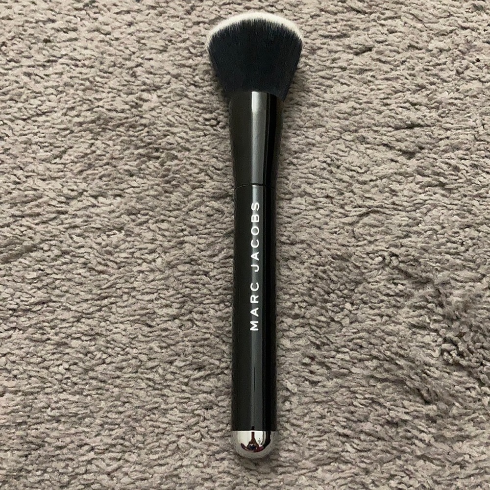 Marc Jacobs The Face 1 Brush